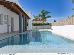 Lovely villa with pool, Fontane Bianche
